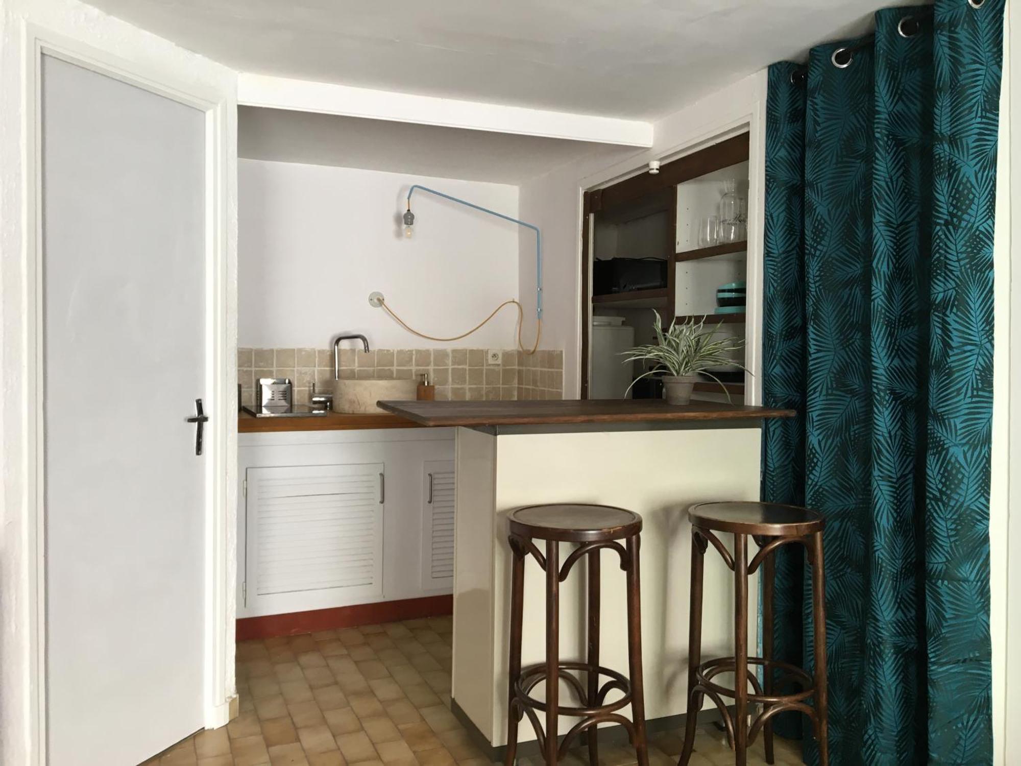 Studio Avec Terrasse Sur Cour, Authentique, Calme أفينيون المظهر الخارجي الصورة
